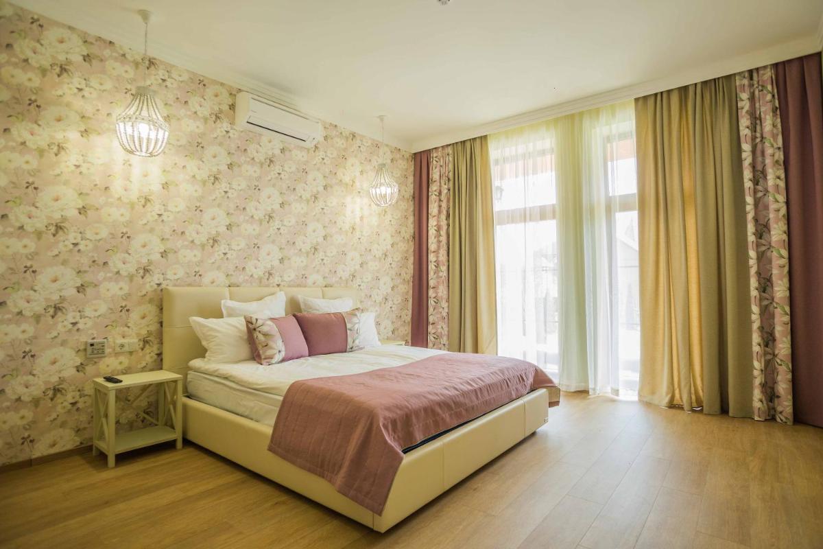 Chervona Ruta - Housity