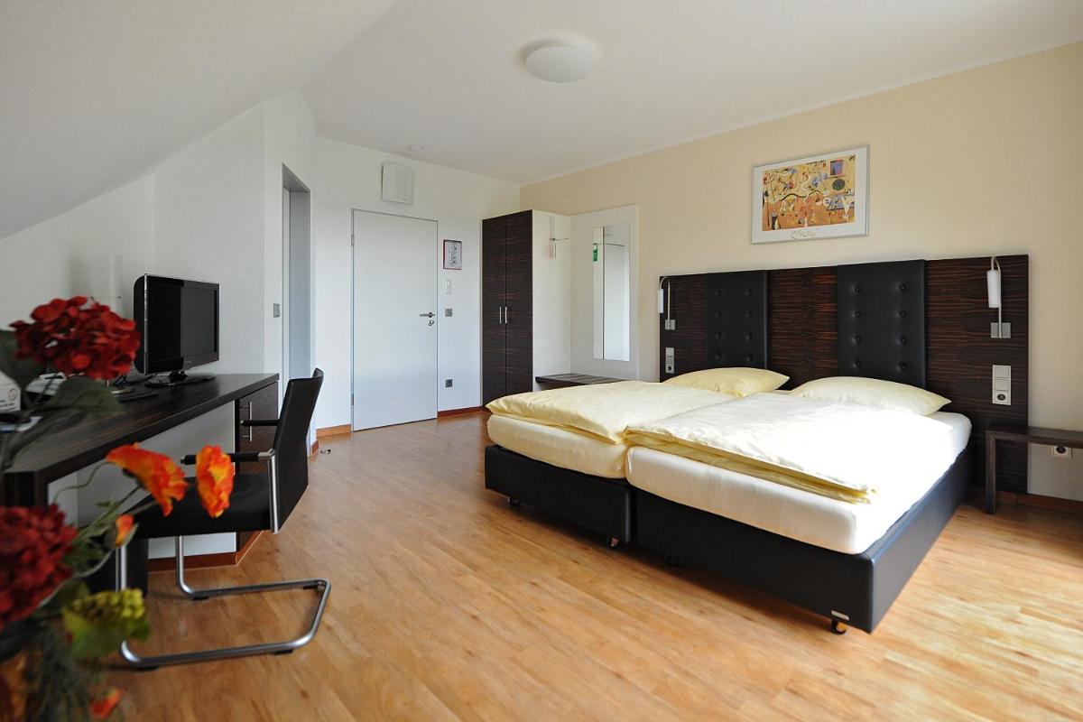 Hotel und Kongresszentrum Wanderath - Housity