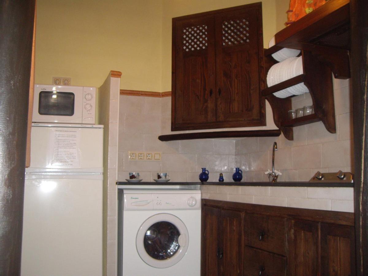 Una cocina o zona de cocina en Turismo Rural & SPA El Cercado