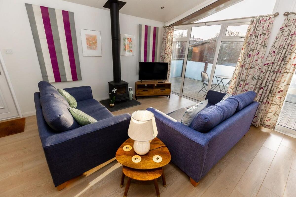 Charming Kingfisher Lodge, sleeps 5 Newton Ferrers - Housity