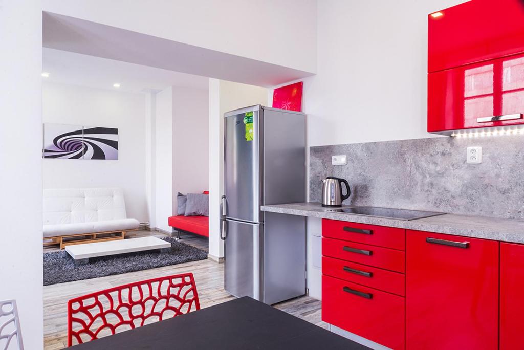 Guesthouse Zlatý Hrozen - Housity
