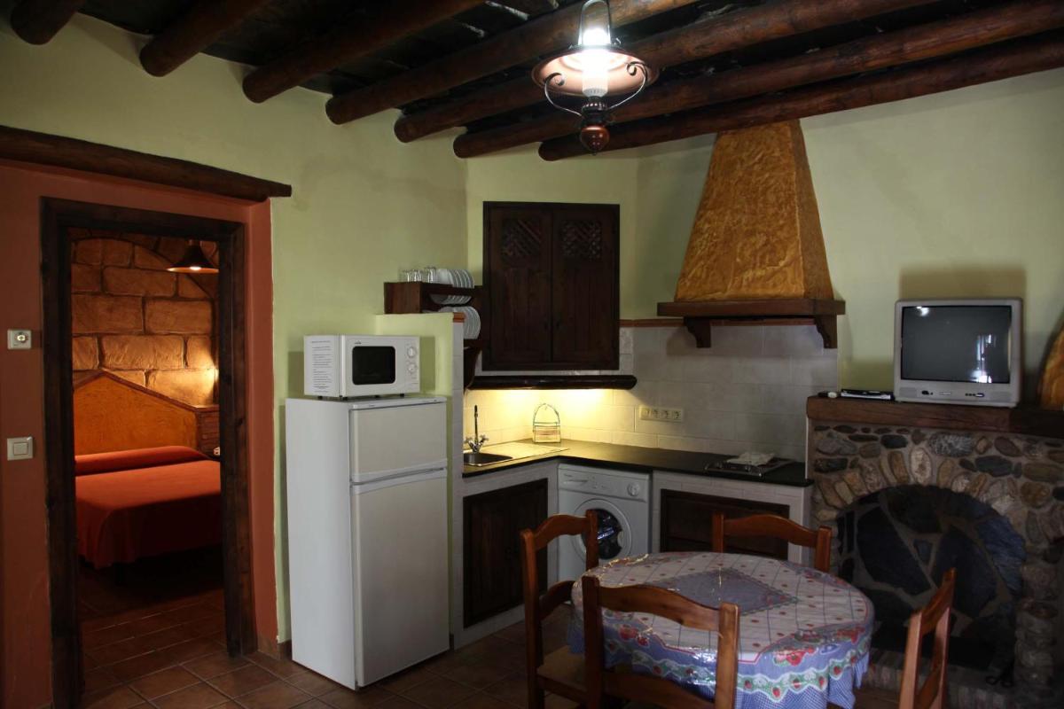 Una cocina o zona de cocina en Turismo Rural & SPA El Cercado