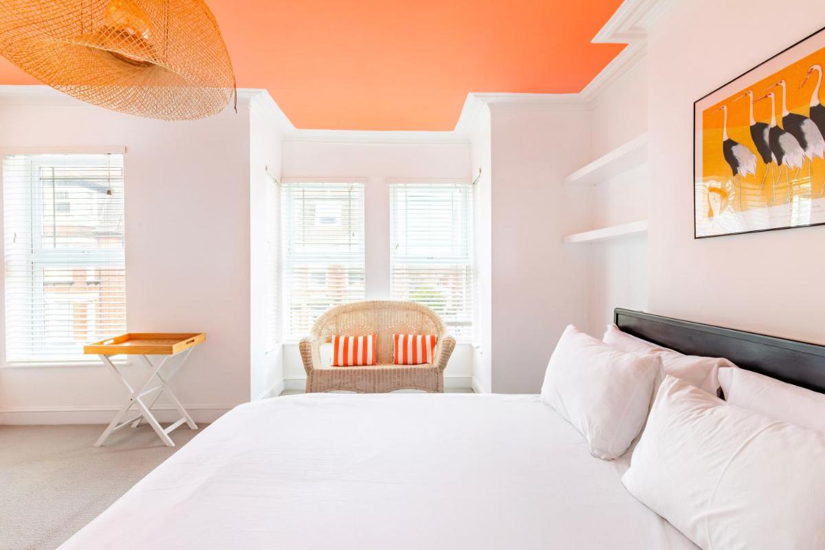 Gorleston Beach House by Leap Escapes - Housity