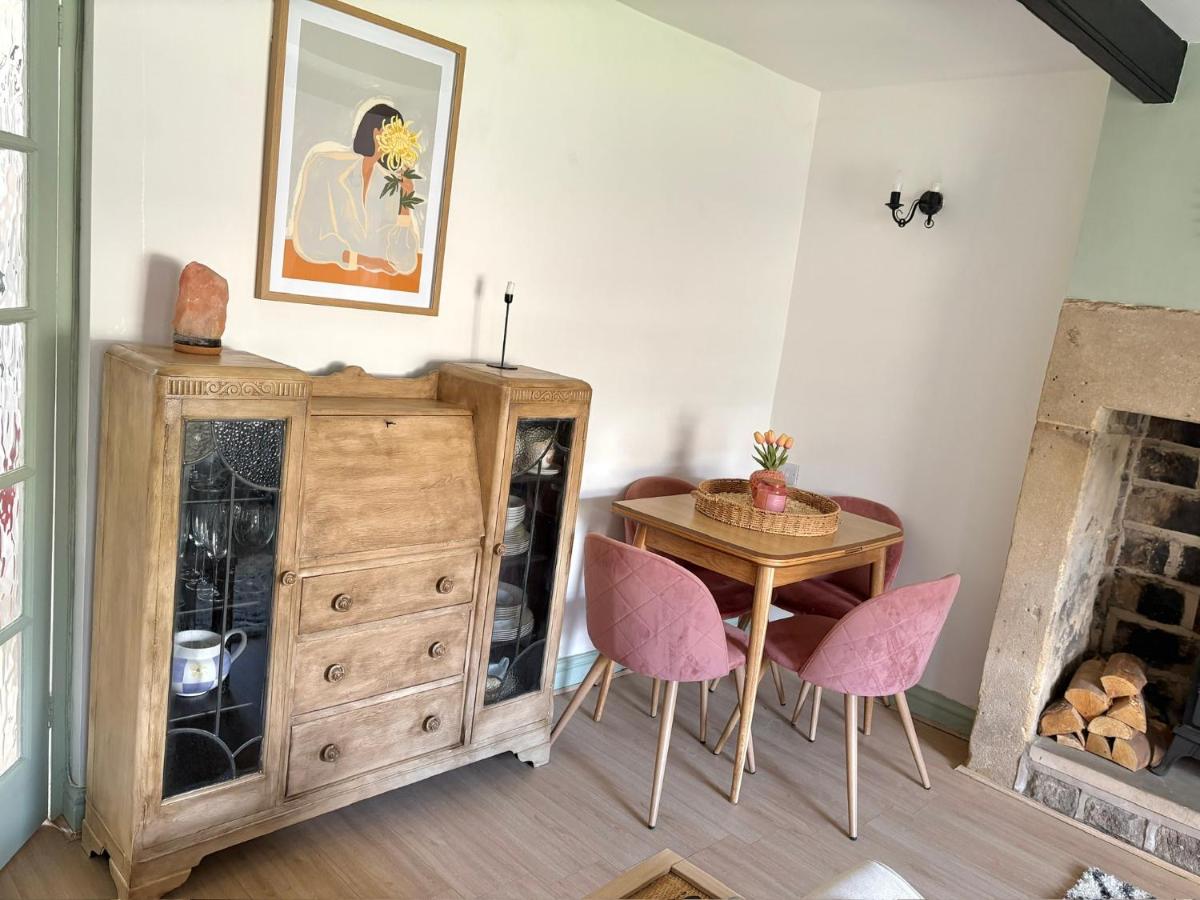 2 Bed Cottage near Sheffield and M1 - Housity