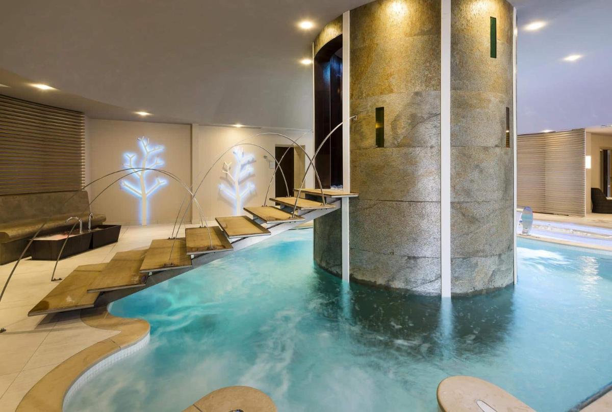 Piscine de l'établissement Château d'Augerville Golf & Spa Resort - TemptingPlaces Collection ou située à proximité