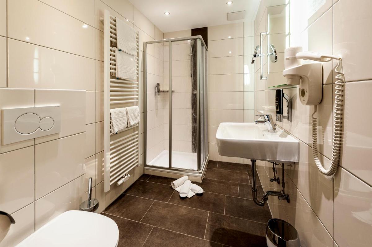 Hotel Hilker - Housity