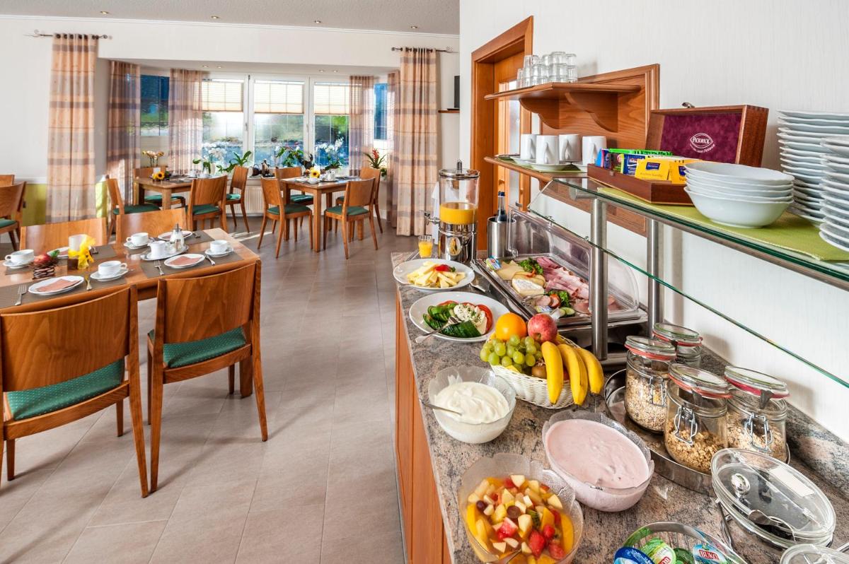 Hotel Hilker - Housity