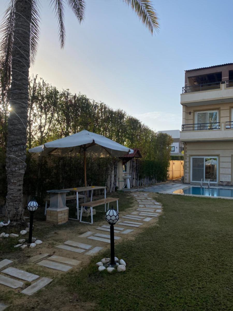 Lovely Villa 5- bedroom with Overflow Pool with Nice Garden at Green Oasis Resort - Housity