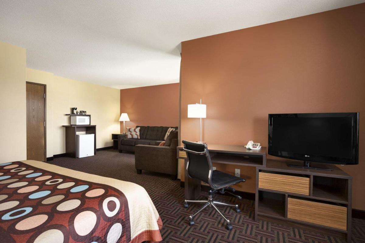 Super 8 by Wyndham Carbondale - Housity