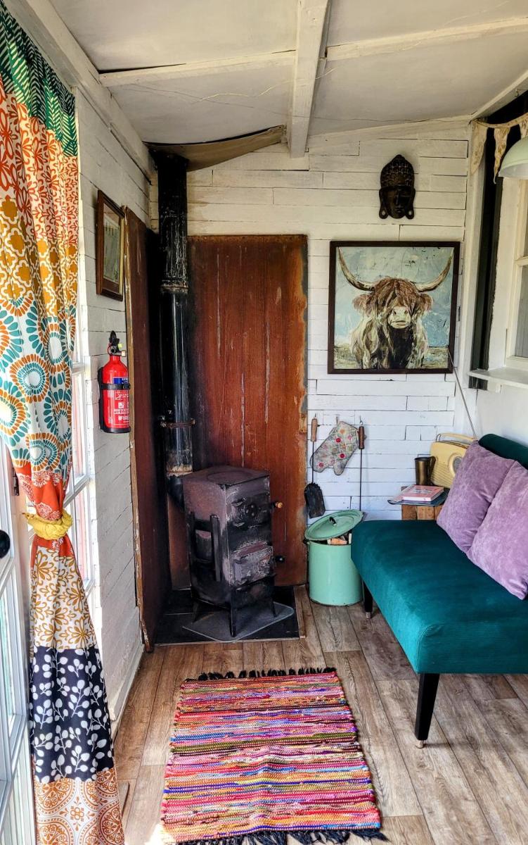Treguth Glamping Unique Experience - Themed Huts - Housity