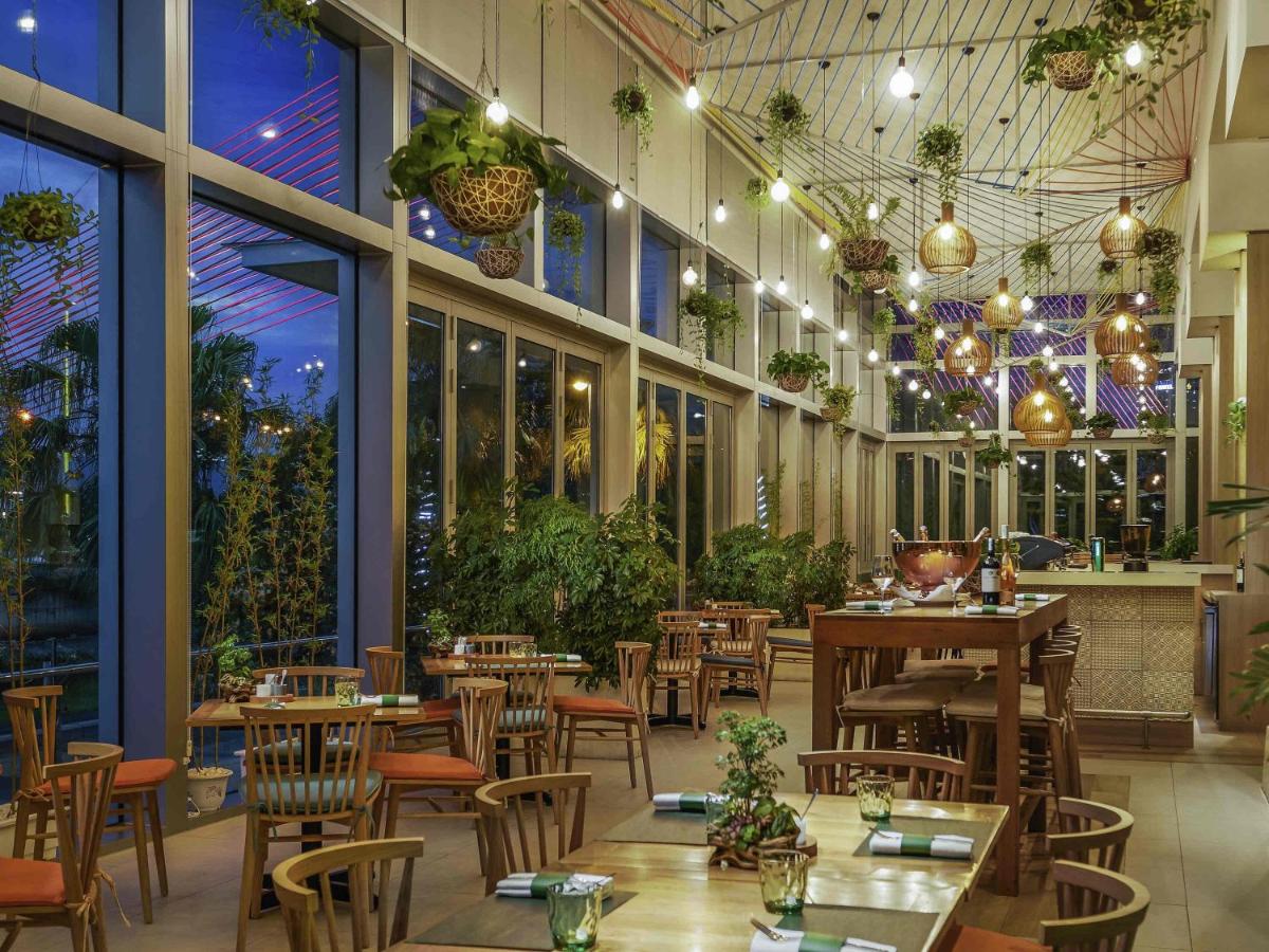 Grand Mercure Danang - 10 minutes to Airport & 200m to Bach Dang Walking street - Housity