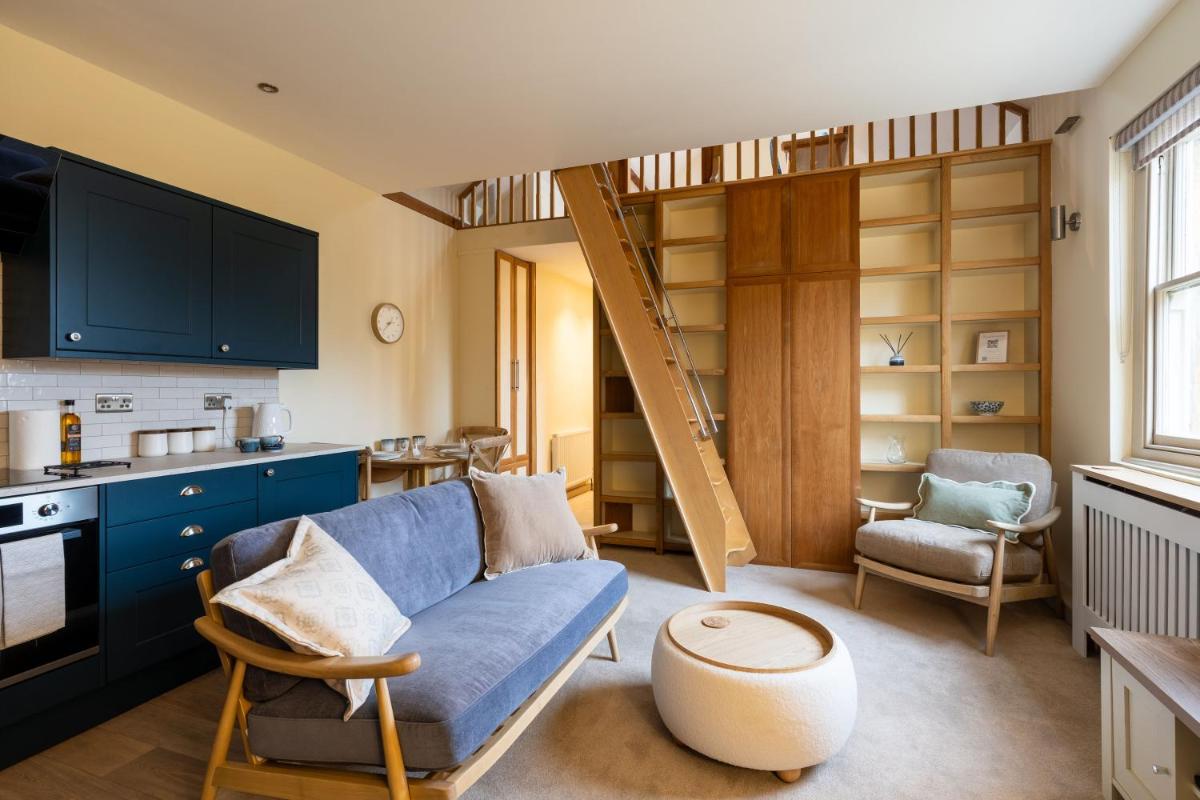 Delabere House - Luxury Cotswolds Holiday Apartments - Housity