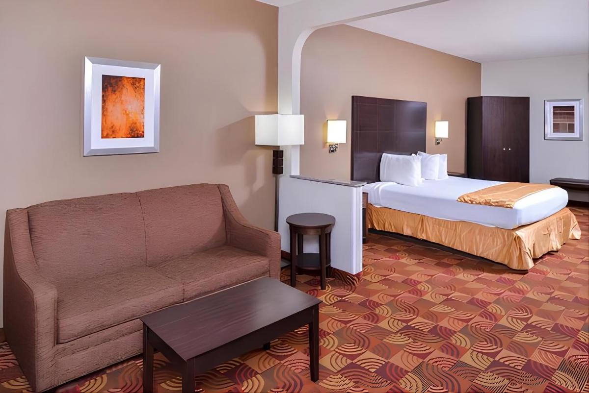 Americas Best Value Inn & Suites Bastrop - Housity
