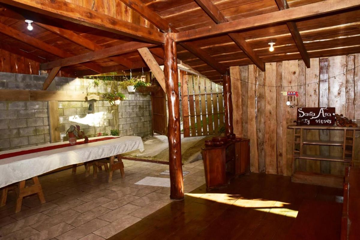 Santa Ana City Views Chalet - Housity