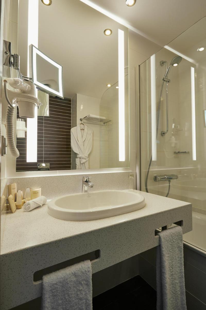 Suitetrails - Tenet Hotel