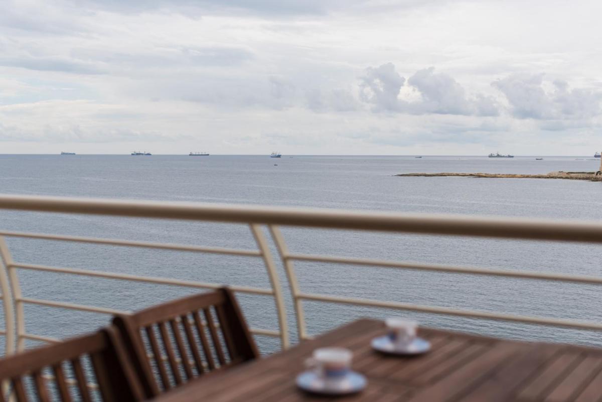 SeaFront Apartment Marsascala - Housity