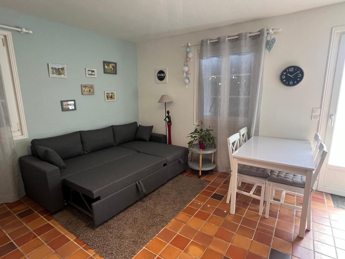 Le Poule House - Housity
