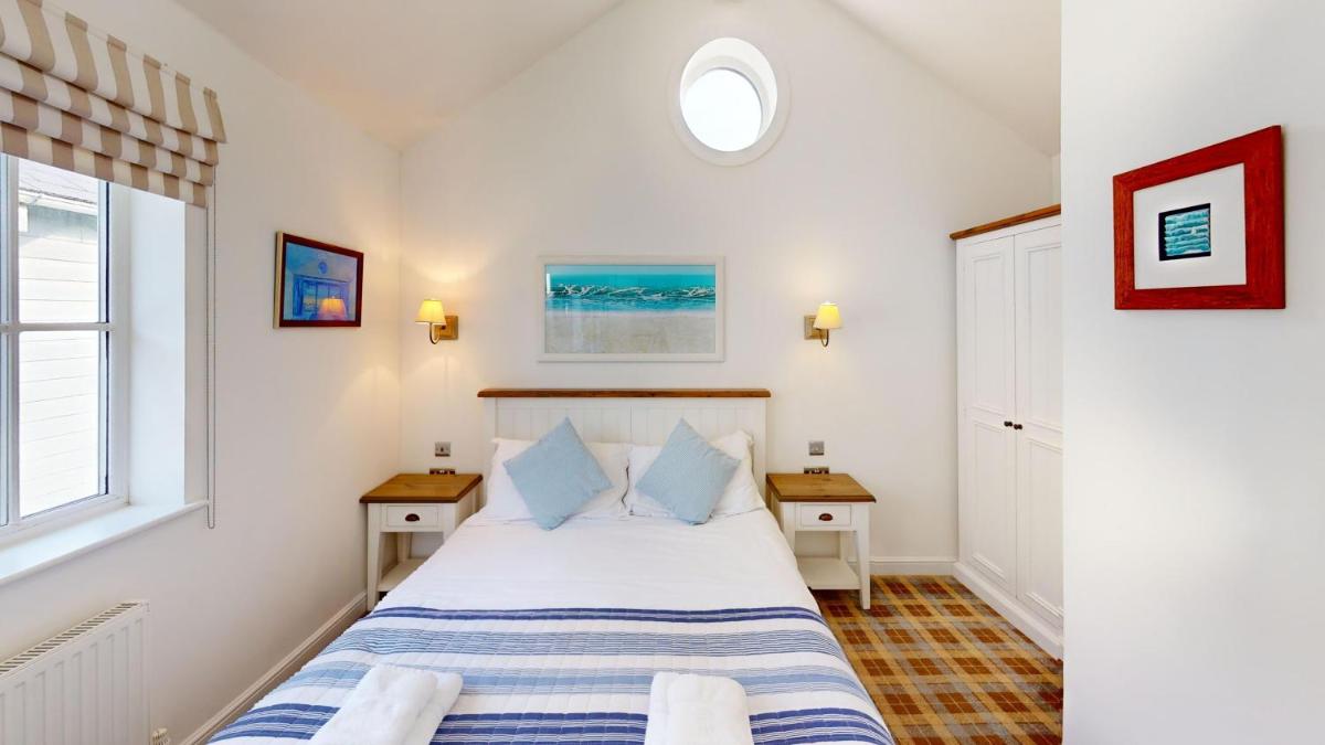 Oreo Shack at The Bay Filey, sleeps 4-5 , pet-free - Housity