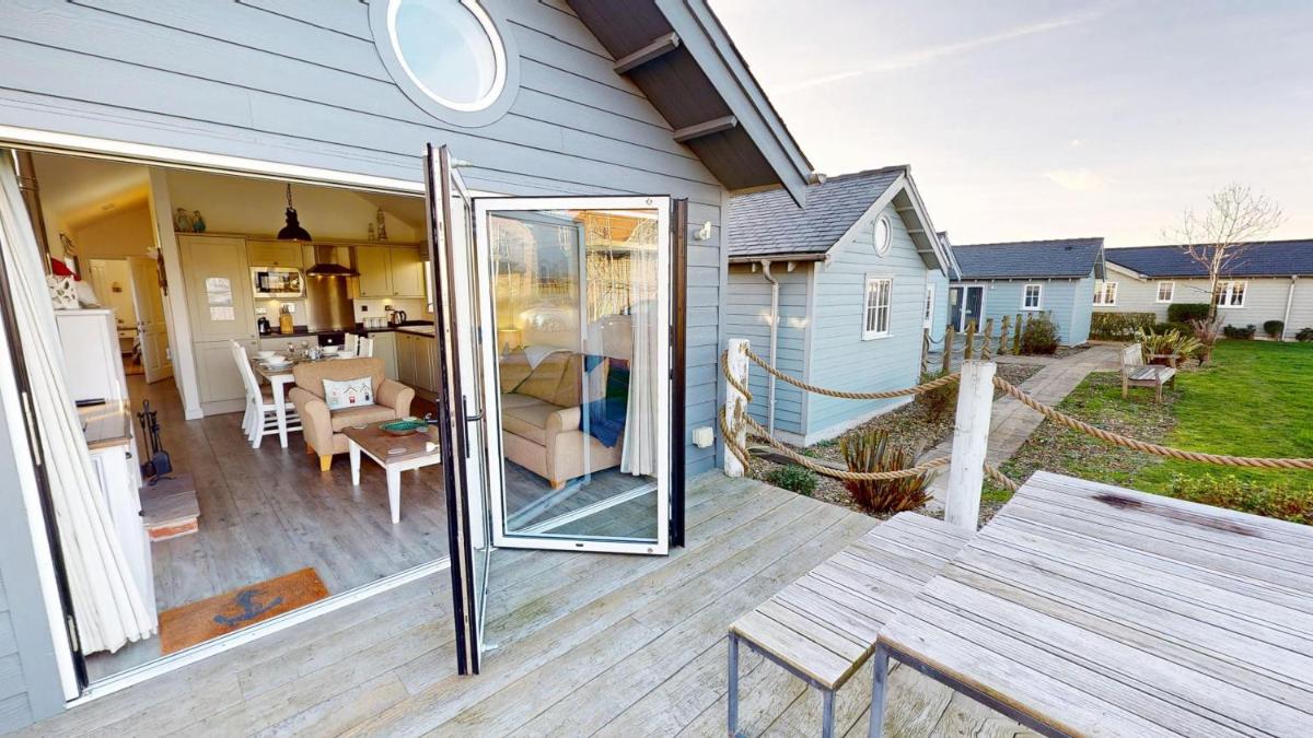 Oreo Shack at The Bay Filey, sleeps 4-5 , pet-free - Housity
