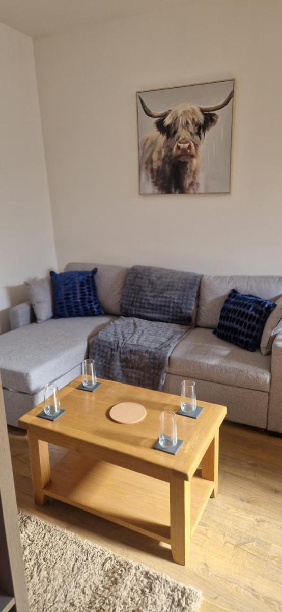 Penrith Centre Luxury 2 Bedroom Apartment with Parking - Housity
