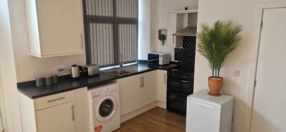 Penrith Centre Luxury 2 Bedroom Apartment with Parking - Housity