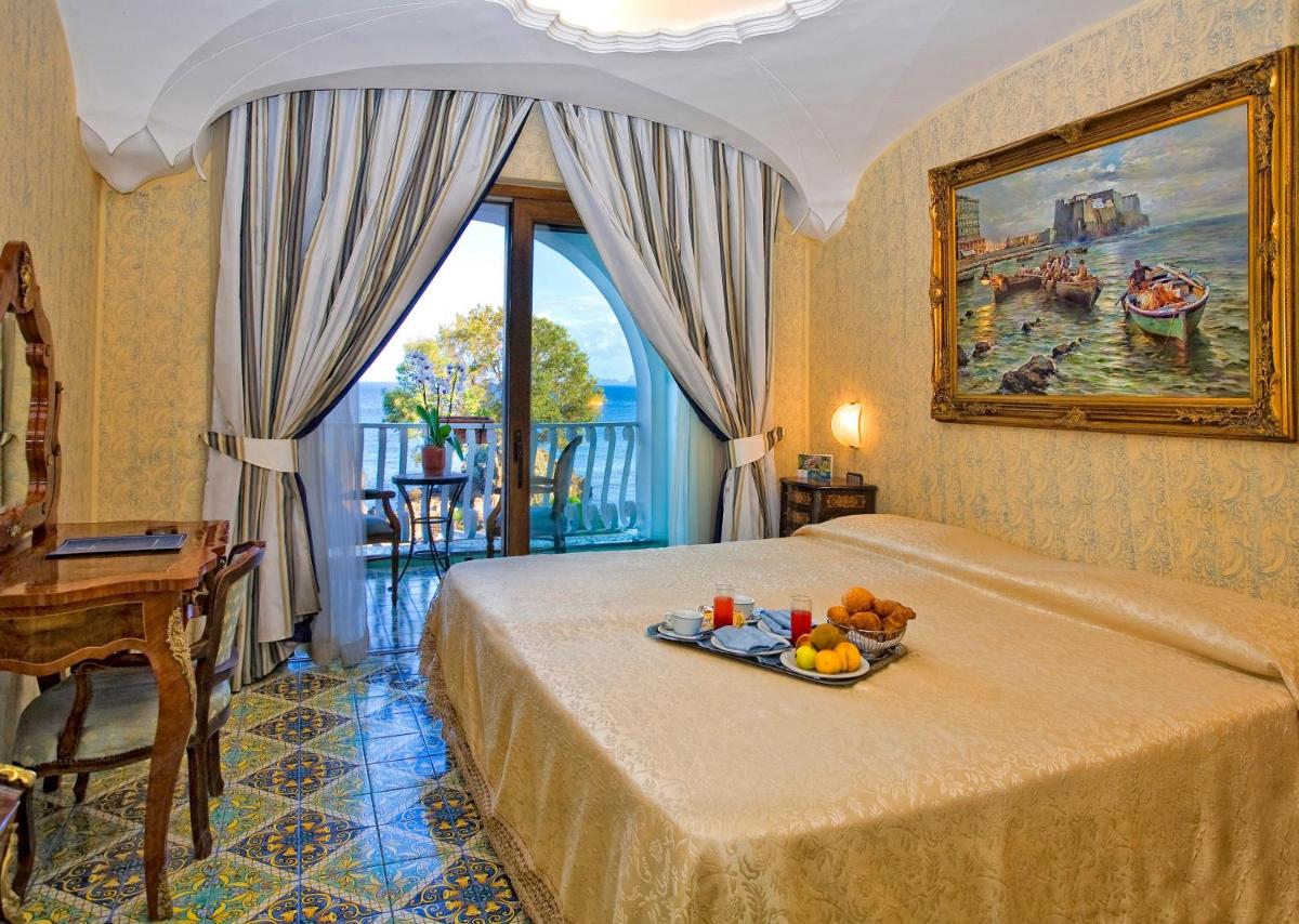 Strand Hotel Delfini - Housity
