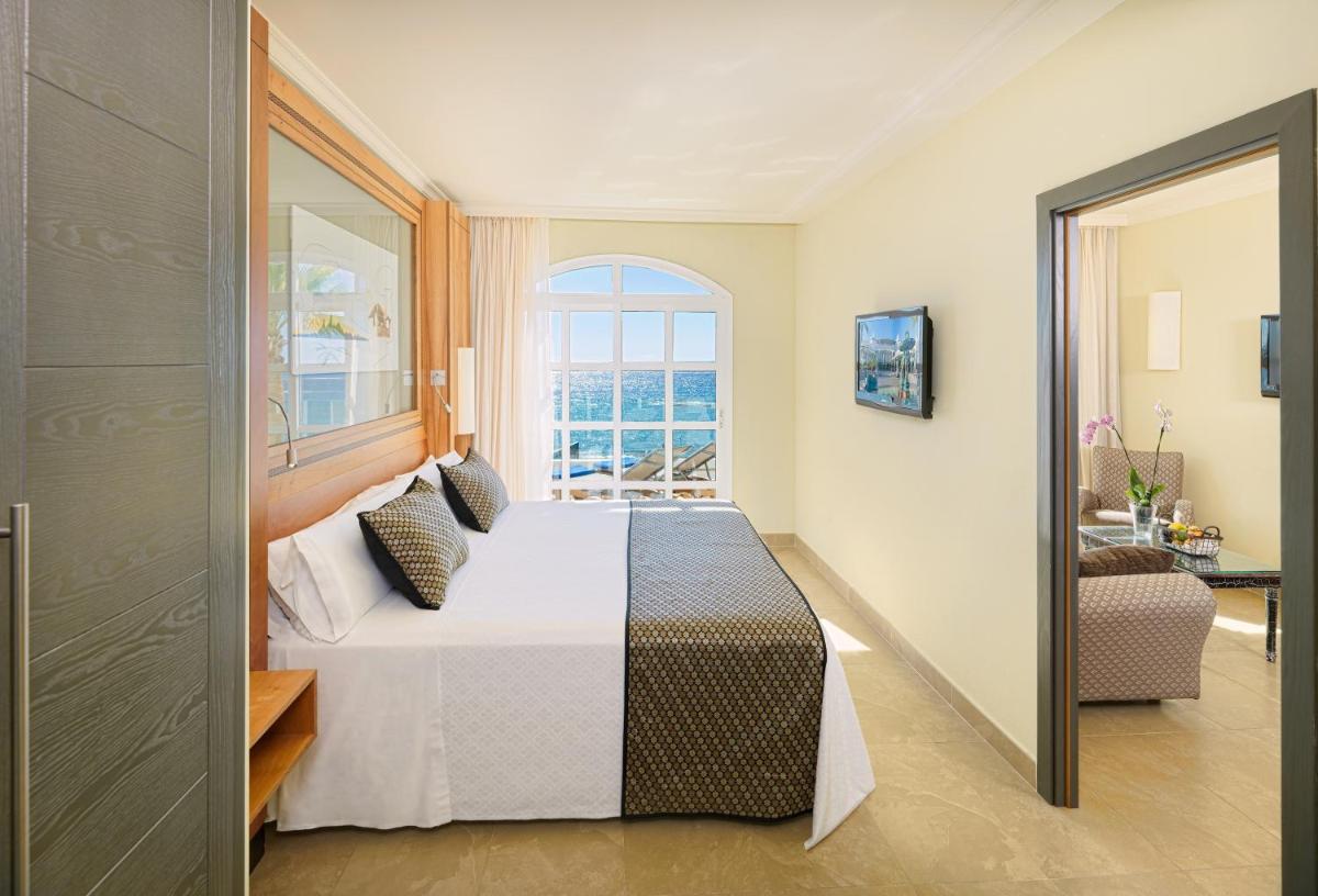 Cama o camas de una habitación en Adrián Hoteles Jardines de Nivaria