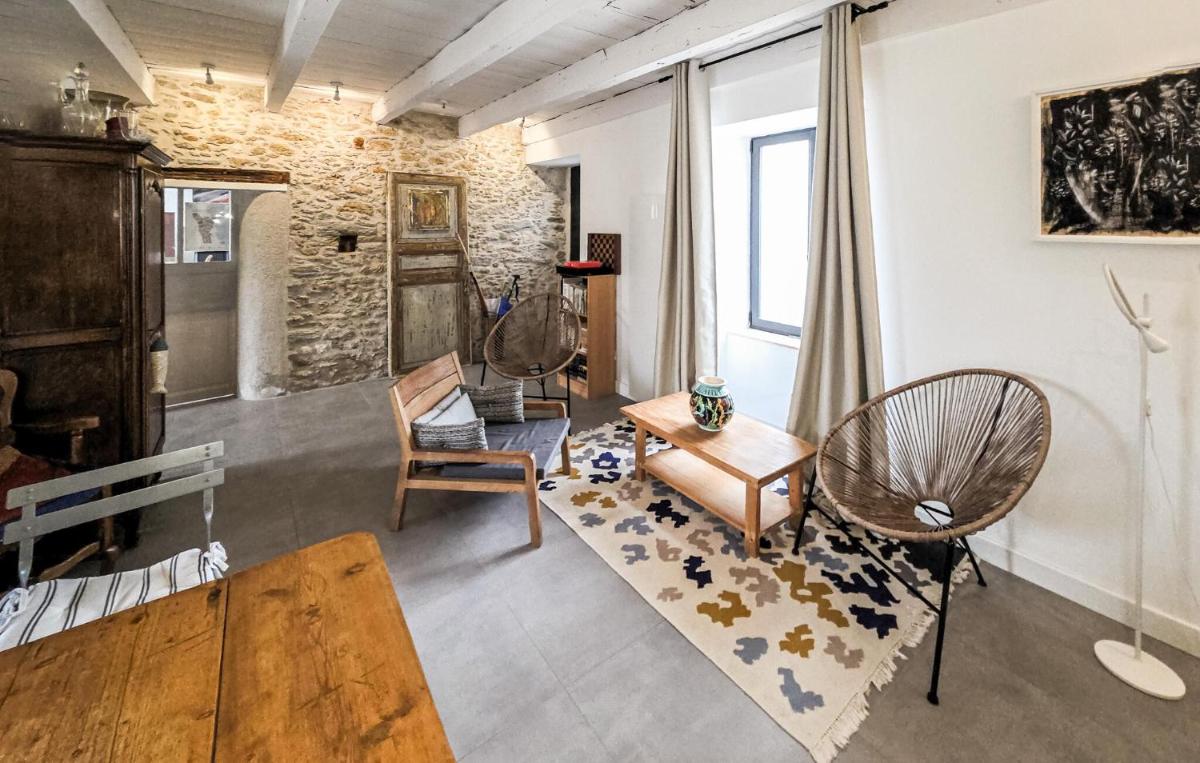 1 Bedroom Cozy Home In Villeneuve En Retz - Housity