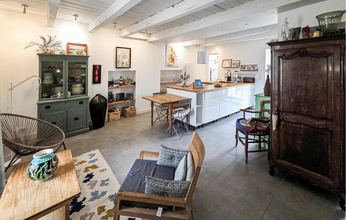 1 Bedroom Cozy Home In Villeneuve En Retz - Housity