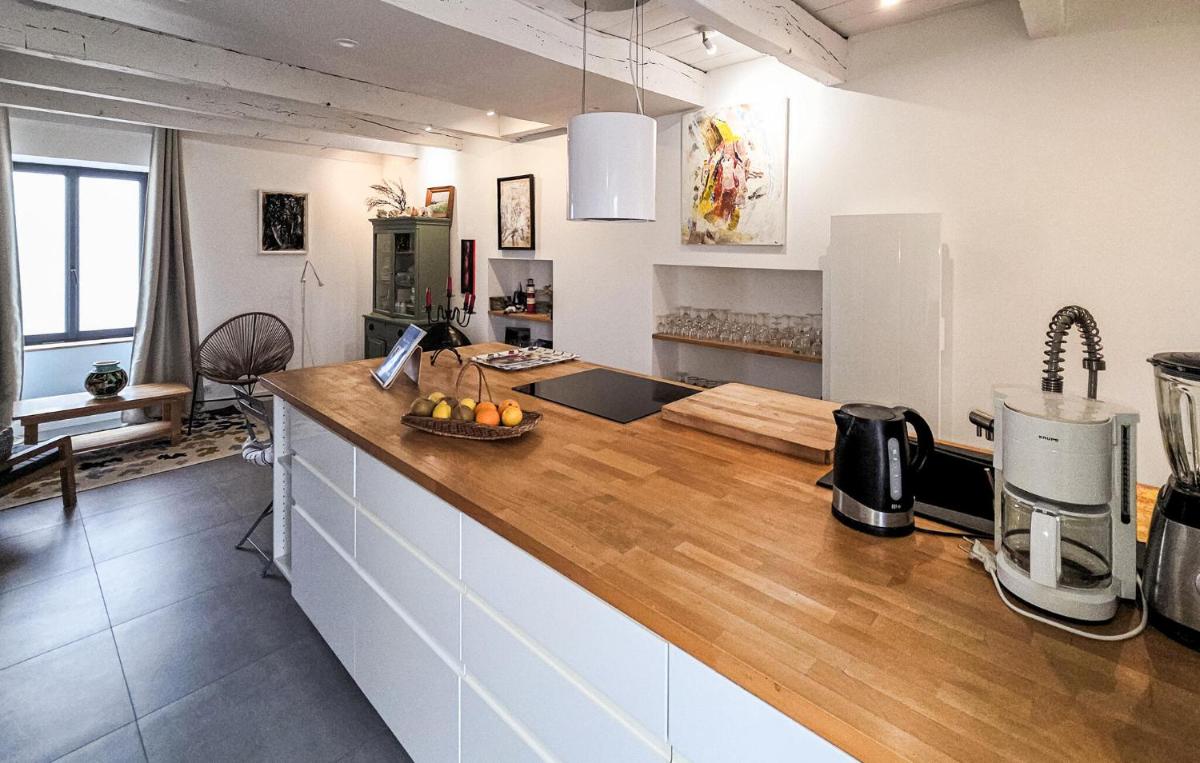 1 Bedroom Cozy Home In Villeneuve En Retz - Housity