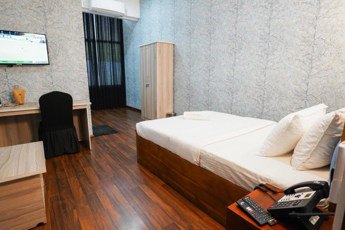 CROWN REGENCY- BADULLA - Housity