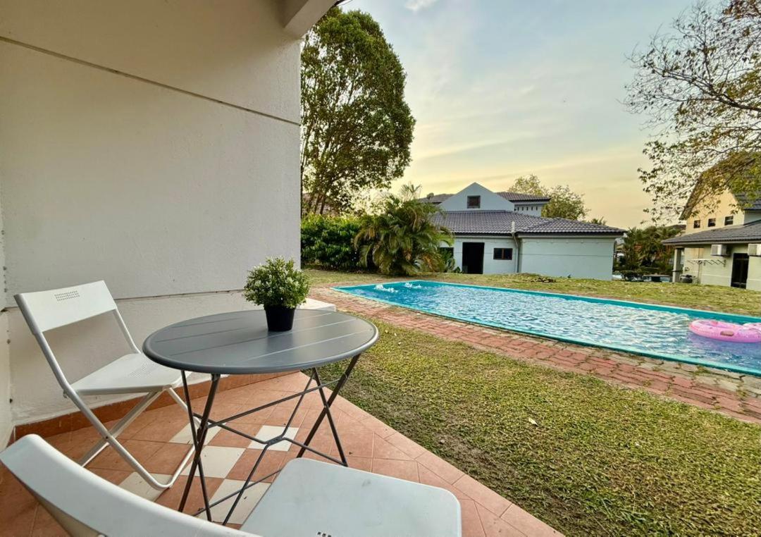 Serene Holiday Chalet with pool in a quiet enclave - Housity
