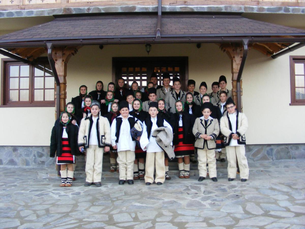 Pensiunea Sanziene - Housity