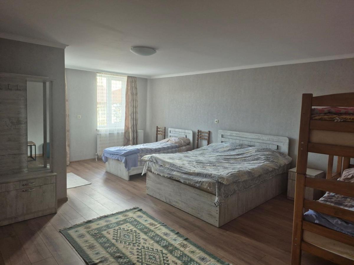 The White House - Housity