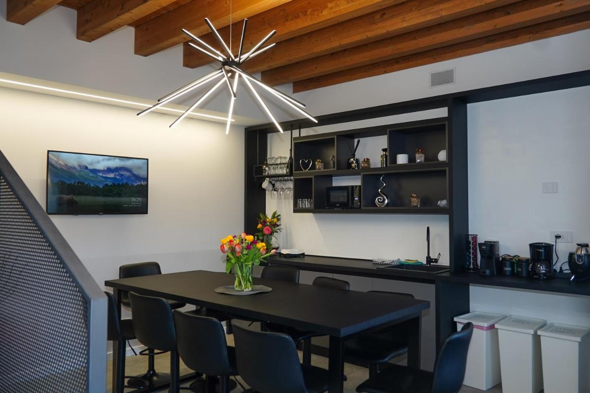 Gio Leo Guest House - Housity