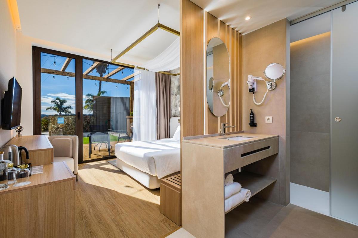 Uma casa de banho em Lisotel - Hotel & Spa