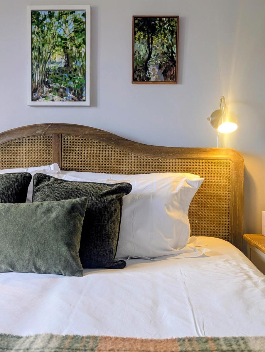 The Jolly Sportsman - Housity