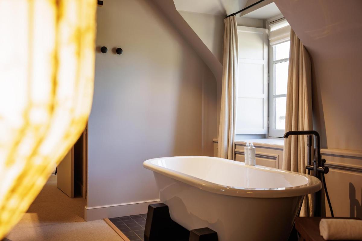 Coin salon dans l'établissement Domaine de Locguénolé & Spa - Relais & Chateaux
