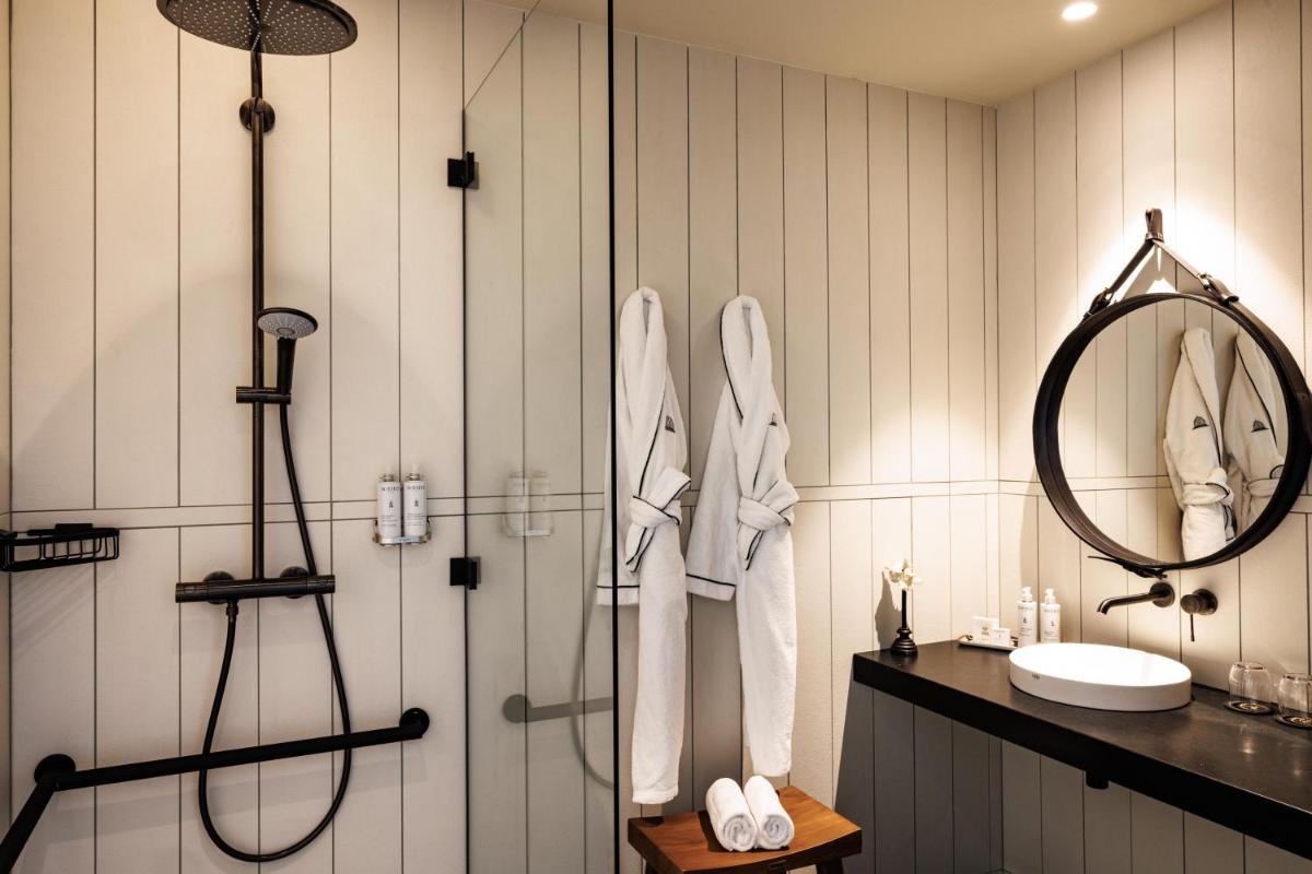 Salle de bains dans l'établissement Domaine de Locguénolé & Spa - Relais & Chateaux