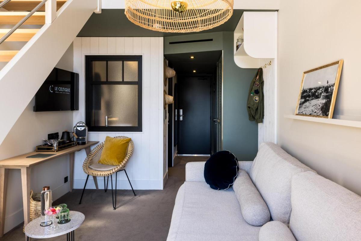 Cuisine ou kitchenette dans l'établissement Le Celtique & Spa