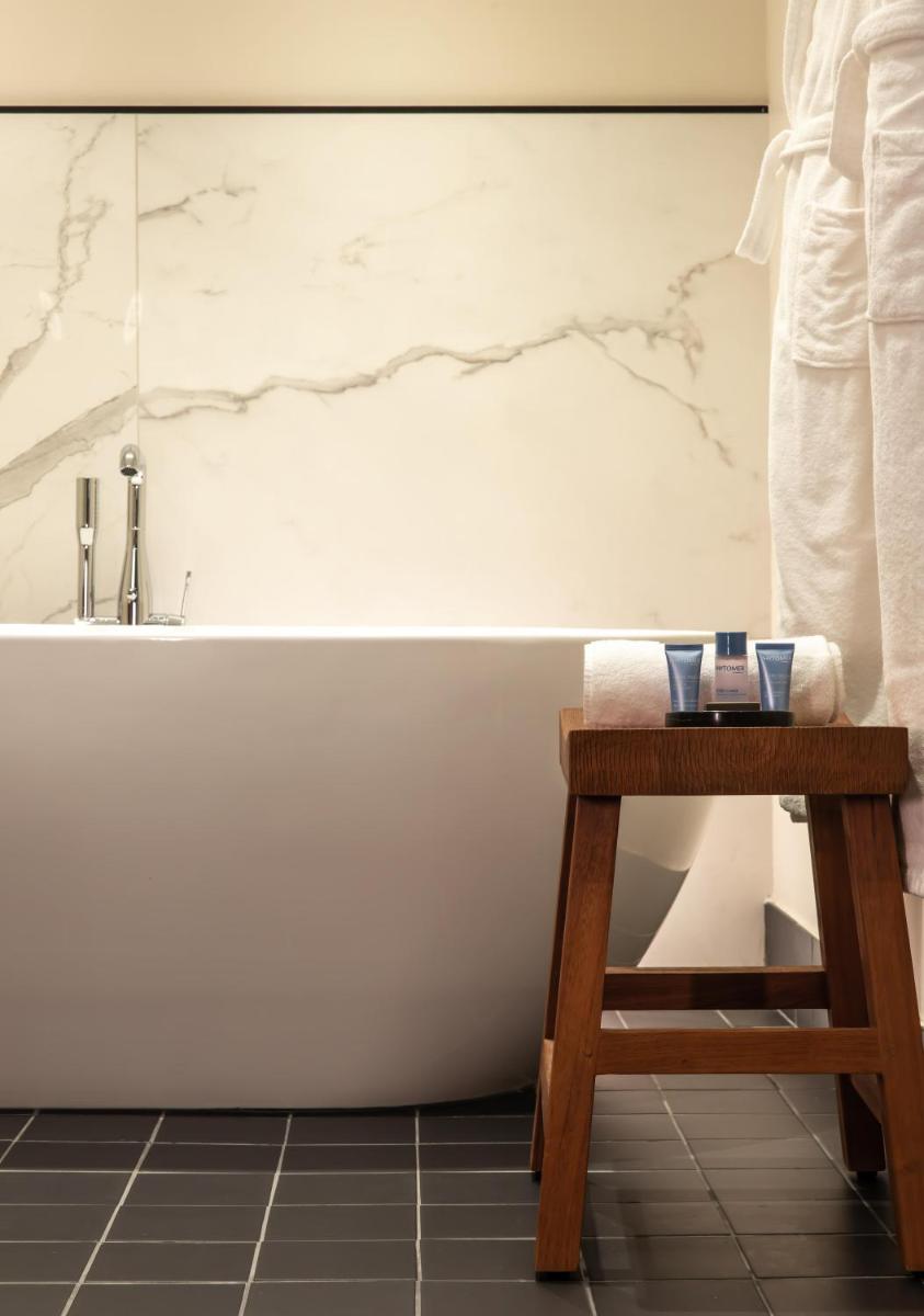 Salle de bains dans l'établissement Le Celtique & Spa