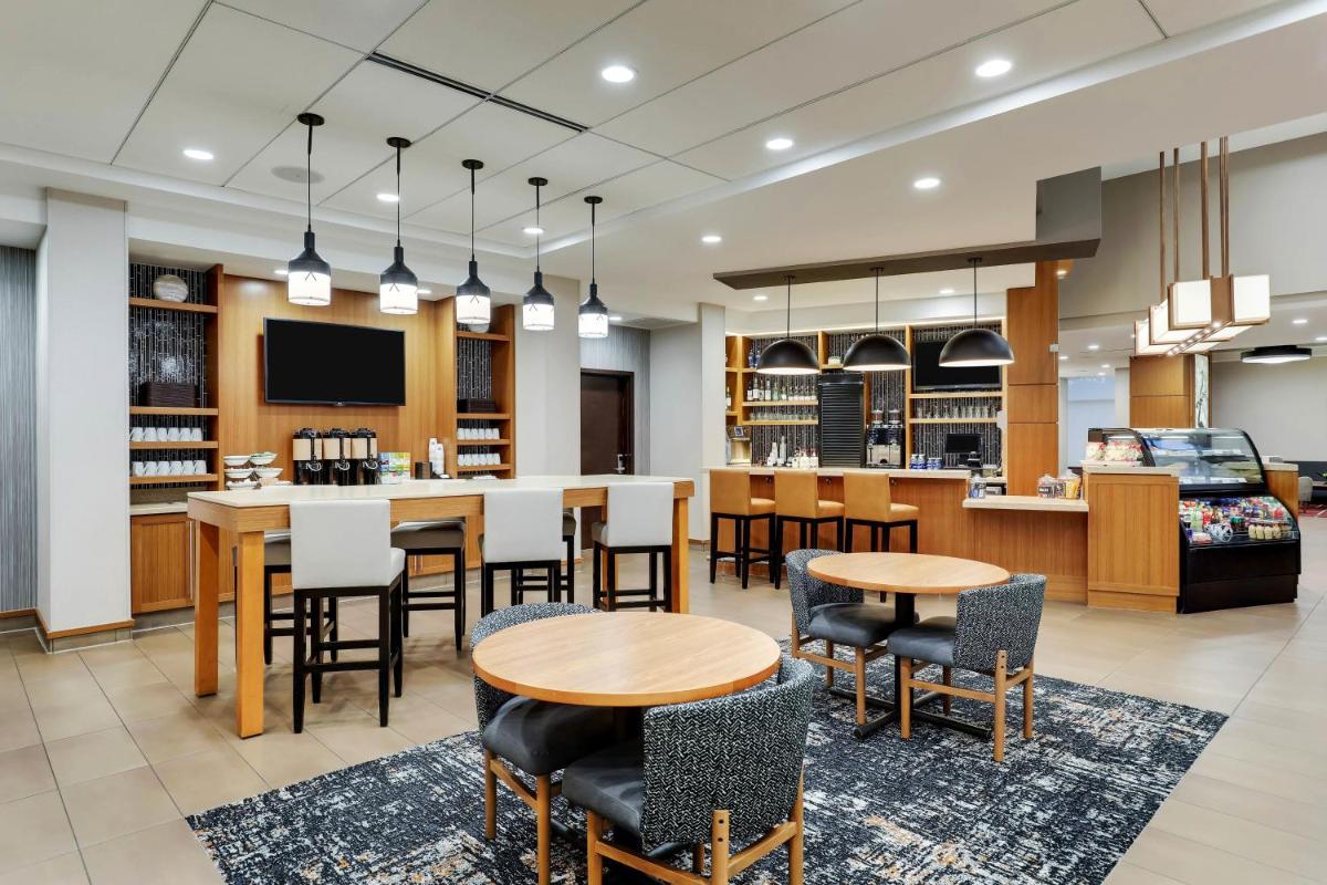 Hyatt Place St. Louis/Chesterfield - Housity