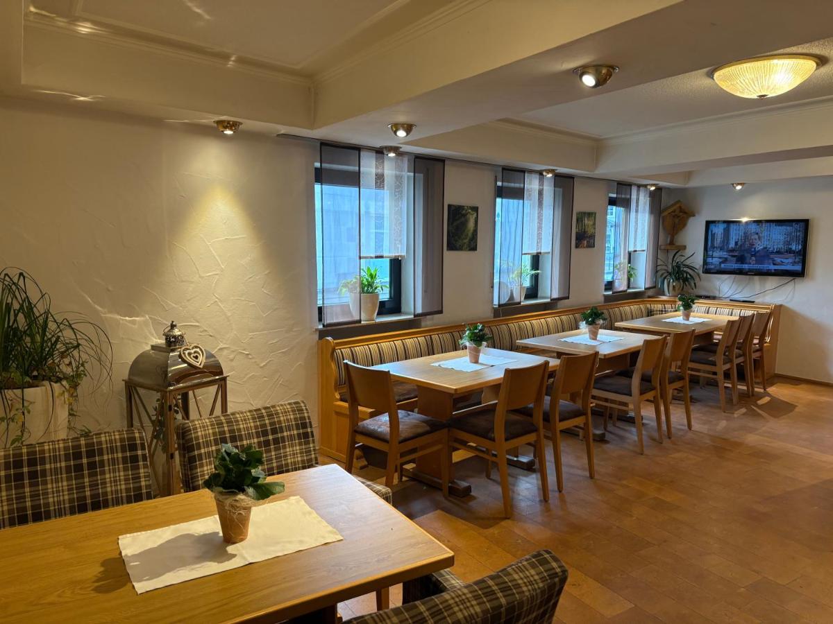 Gasthof Zur Krone Garni - Housity