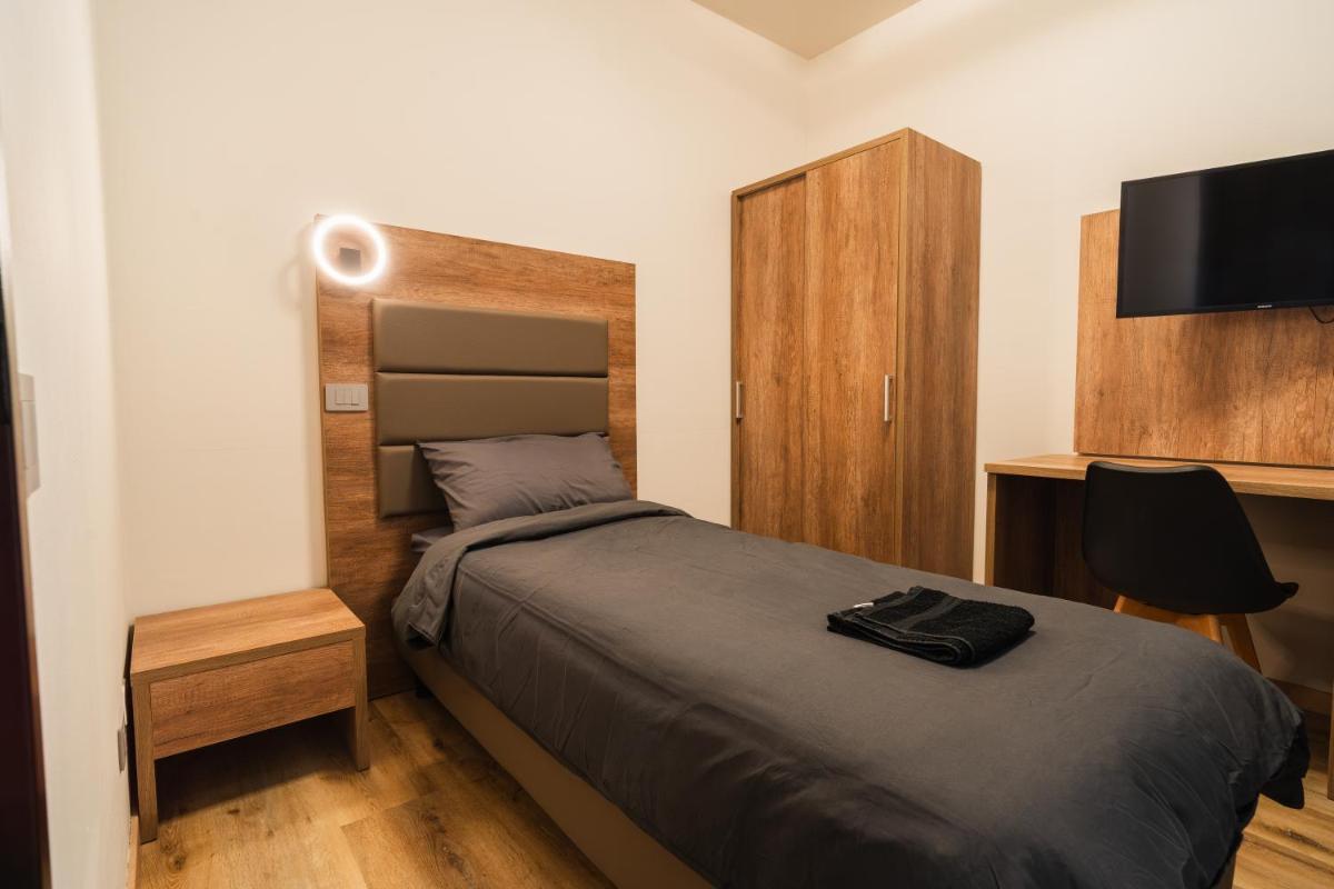 Elysium Self Check-In Rooms - Housity