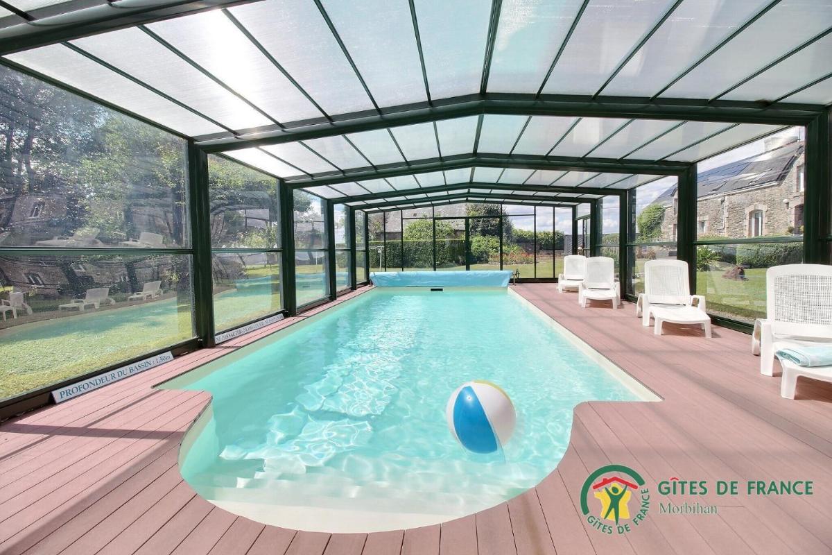 Au Domaine des Camélias - Chambres d'hôtes avec piscine chauffée en Bretagne Sud - Housity