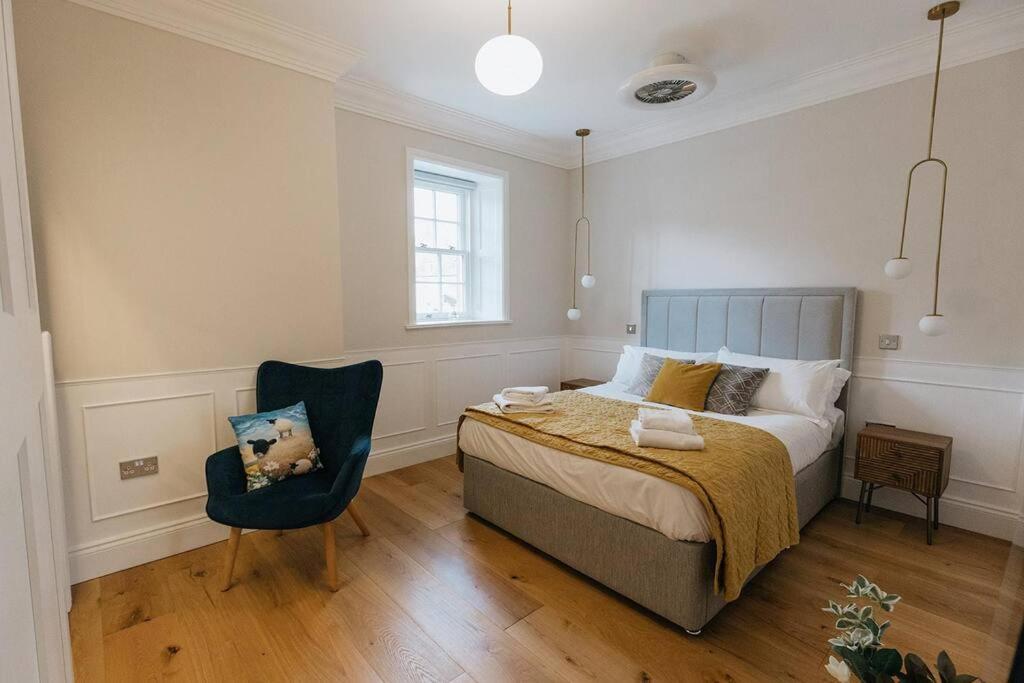 WENSLEYDALE, OLD SCHOOL ROOMS - Ground Floor Luxury Apartment in Richmond, North Yorkshire - Housity