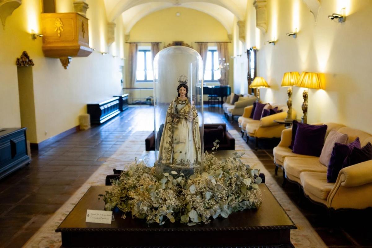 Uma área de estar em Convento do Espinheiro, Historic Hotel & Spa