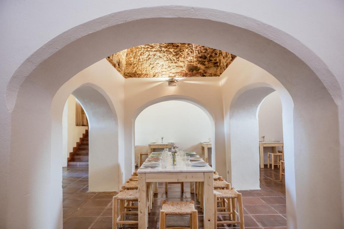 Uma área de estar em Convento do Espinheiro, Historic Hotel & Spa