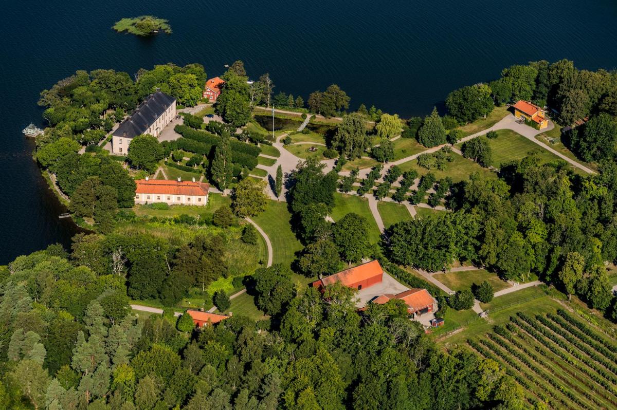 The Gardener House - Grönsöö Palace Garden - Housity