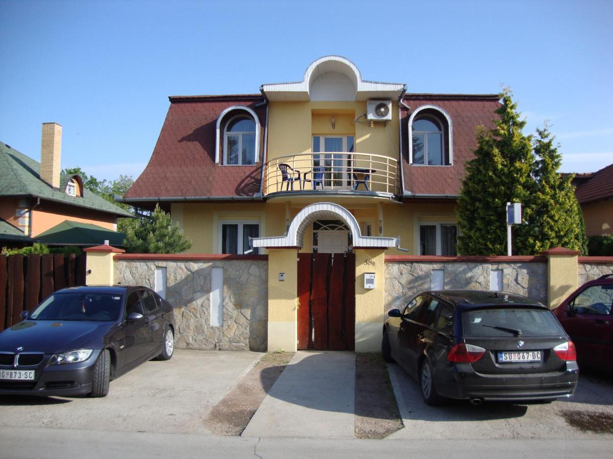 Stars Palić - Housity